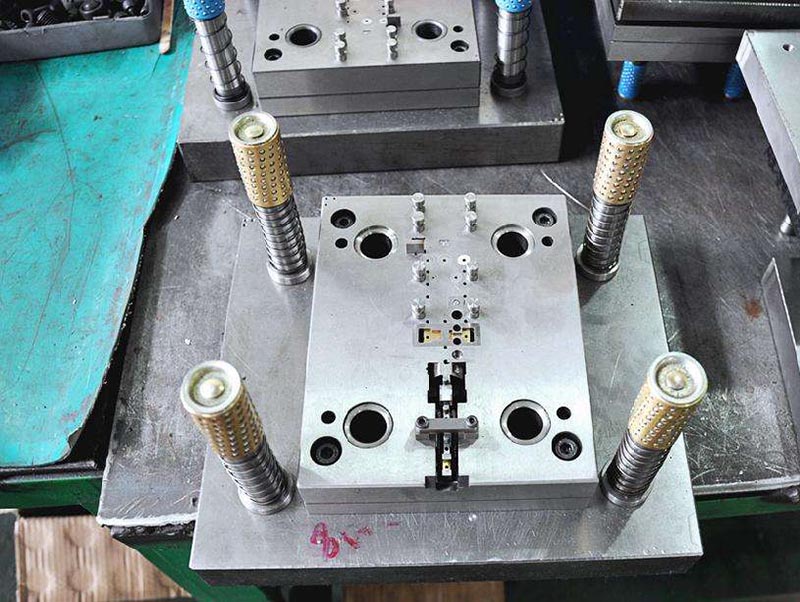 剑阁模具制造-01